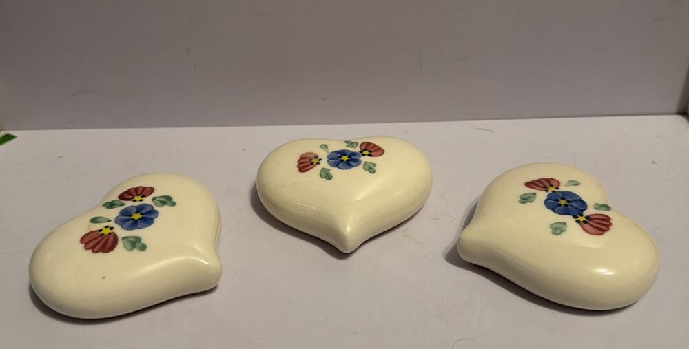3 Vintage Homco Wall Hanging Ceramic Hearts Plaques Decor NIB